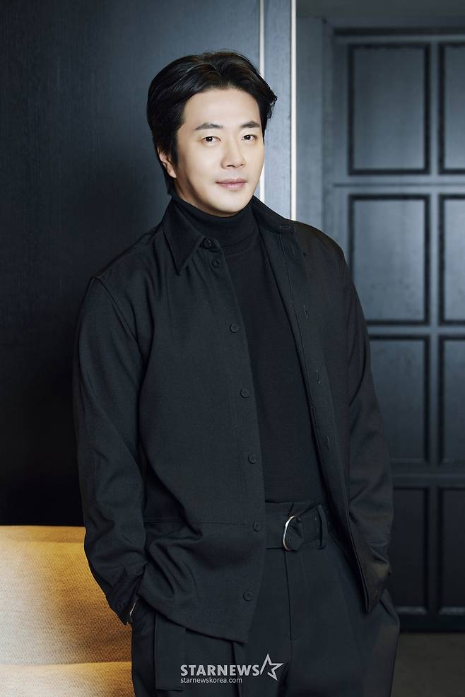 영화 '히트맨2'의 주연배우 권상우가 16일 진행된 라운드 인터뷰를 위해 포즈를 취하고 있다. /사진제공=바이포엠스튜디오 2025.01.16 /사진=이동훈 photoguy@