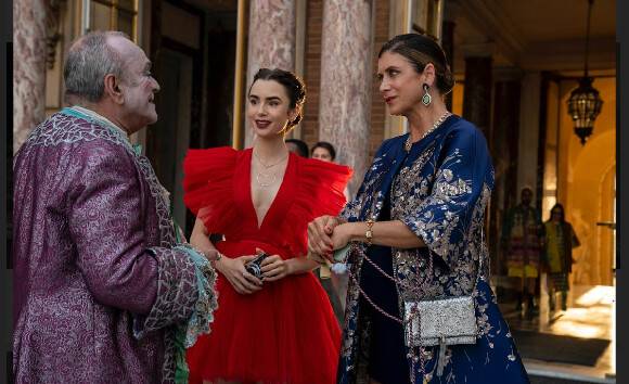 넷플릭스 드라마 ‘에밀리, 파리에 가다’의 한 장면. 넷플릭스 공식 스틸컷