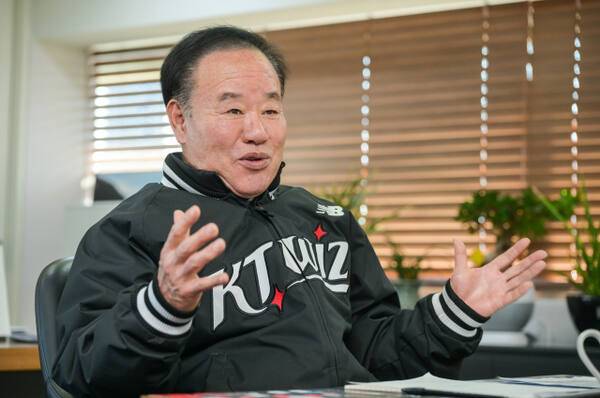 이호식 kt sports 대표이사가 경기일보와의 인터뷰에서 구단 운영에 대해 밝히고 있다. 윤원규기자
