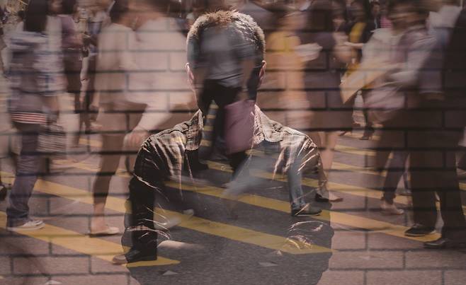 평범한 사람들도 진영으로 집단화하면 괴물이 되기도 한다.[사진｜게티이미지뱅크]