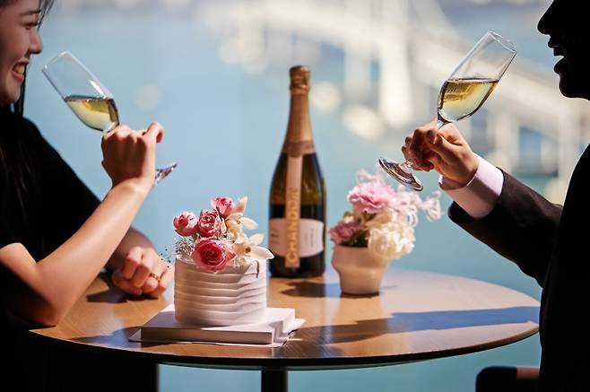 파크 하얏트 부산의 ‘생화 케이크’. 파크 하얏트 부산 제공