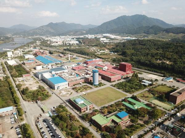 코스모신소재 충주 공장 모습. [사진 제공=코스모신소재]