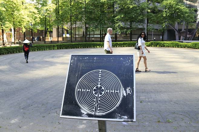 프랑스 샤르트르 대성당의 래버린스를 모방