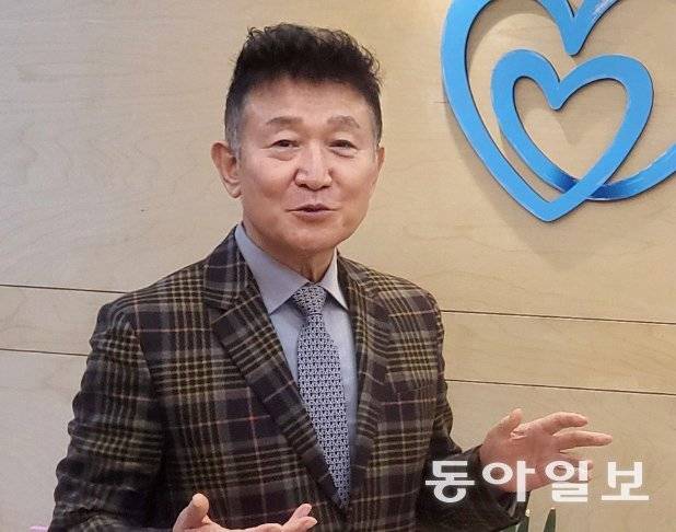 최영준 한국백혈병소아암협회 광주전남지회 이사장은 “소아암 환아들을 보살피고 돕는 일은 공동체의 책임”이라며 소아암 환아들에게 관심과 응원을 부탁했다. 정승호 기자 shjung@donga.com