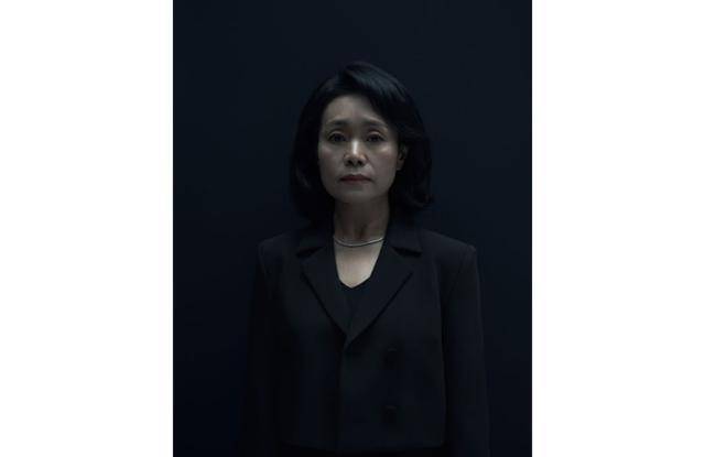 최근 강애심은 서울 종로구에 위치한 한 카페에서 본지와 만나 넷플릭스 오리지널 시리즈 '오징어 게임2' 관련 인터뷰를 진행했다. 작품은 복수를 다짐하고 다시 돌아와 게임에 참가하는 기훈(이정재)과 그를 맞이하는 프론트맨(이병헌)의 치열한 대결, 그리고 다시 시작되는 진짜 게임을 담은 이야기다. 넷플릭스 제공