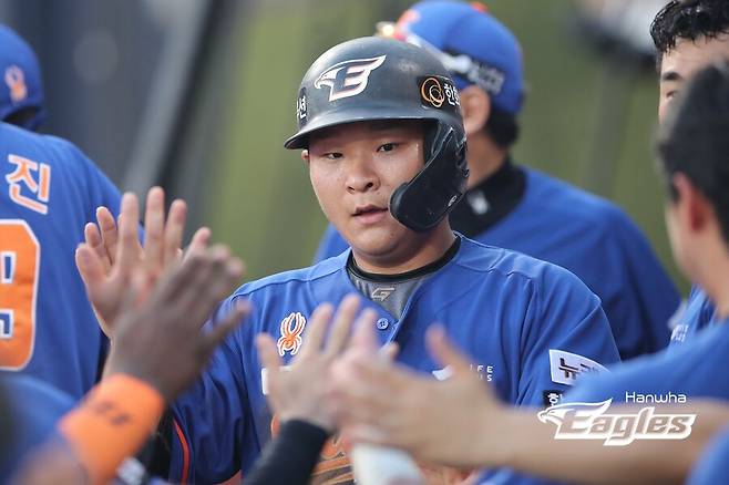 ▲ 공격에서 확실한 공헌도를 보여준 김태연은 지난해 7800만 원에서 87%(6800만 원) 오른 1억4600만 원을 받는다. ⓒ한화 이글스