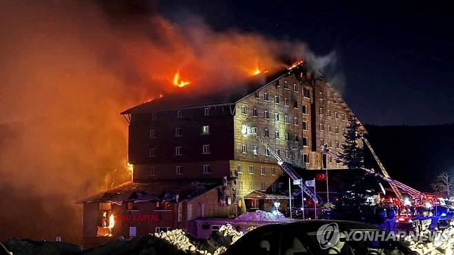 튀르키예 호텔 화재 [IHA/로이터 연합뉴스. 재판매 및 DB 금지]