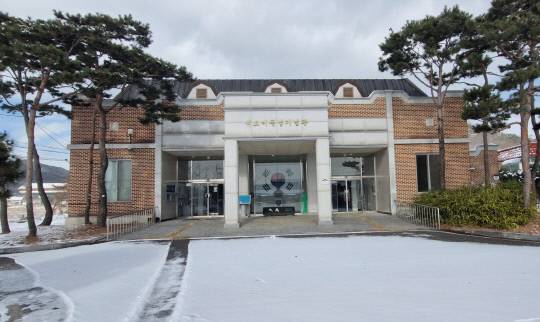 석오의 생가 옆에 세워진 석오 이동녕 기념관. 김재근 선임기자