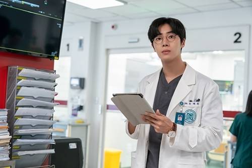 배우 추영우가 넷플릭스 시리즈 ‘중증외상센터’로 돌아온다.  사진=넷플릭스