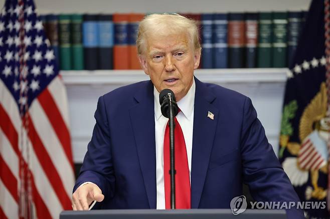 기자회견하는 트럼프 [EPA 연합뉴스. 재판매 및 DB 금지]