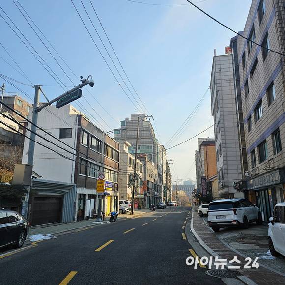 북아현3구역 조합이 서대문구청의 사업시행인가 변경 기한을 3번이나 연장하면서 사업 지연으로 인한 불만이 속출하고 있다. 2025.01.08 [사진=이효정 기자 ]