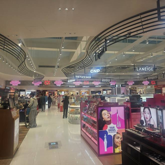 인천국제공항 제2터미널 내 위치한 신세계 면세점 뷰티 특화존/사진=조한송 기자