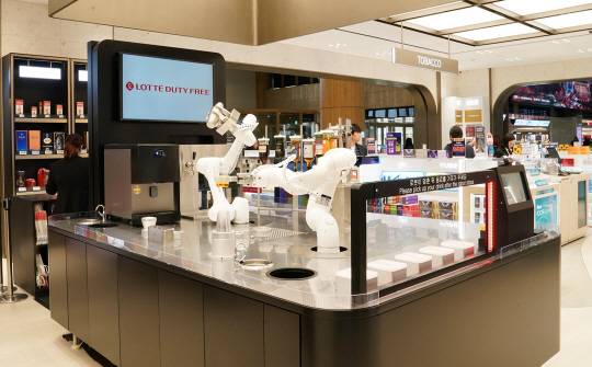 바텐더 솔루션 두산로보틱스가 개발한 인공지능(AI) 기반 협동 로봇 칵테일 제조 솔루션. 두산로보틱스 제공.