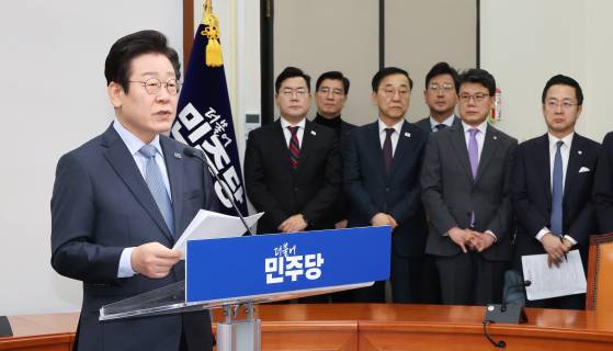더불어민주당 이재명 대표가 23일 오전 서울 여의도 국회에서 열린 기자회견에서 발언하고 있다.연합뉴스