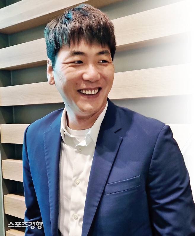 김광현이 23일 미국 플로리다주 비로비치로 출국 전 취재진과 인터뷰하고 있다. 인천공항|배재흥 기자