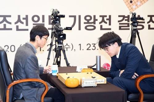 커제(오른쪽)와 변상일 [한국기원 제공. 재판매 및 DB 금지]