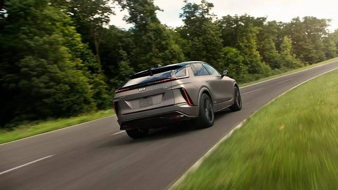 2025 캐딜락 리릭V