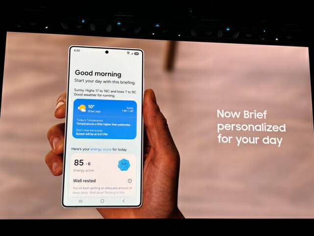 새로운 '나우 브리프(Now Brief)' 기능은 사용자의 스마트폰 사용 패턴과 데이터를 분석해 개인화된 맞춤형 정보 브리핑을 제공한다.(사진=지디넷코리아)