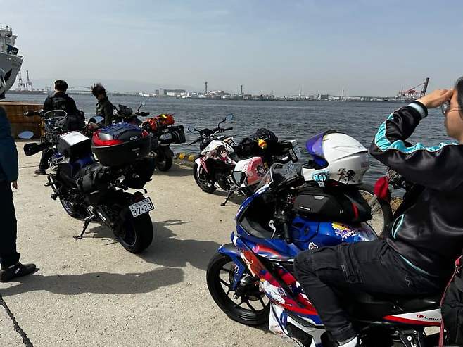 7a9e8404c785608223e88196349c7069938a0b65b356e9bd3e0edc9b6730ba44d17816fdd3221d868a8a94e2c3568c8ae80d62d95b