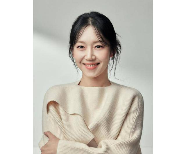 올해 19년차 아나운서이자 만으로 40세인 엄지인은 현재 '아침마당' '생로병사의 비밀' '사장님귀는 당나귀귀'까지 총 3개의 프로그램에 출연하고 있다. 엄지인 SNS