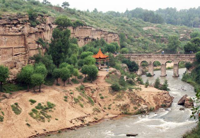 중국 산시성(섬서성) 위린에 위치한 홍석협과 유계하. 1994년 왕가위 감독의 영화 '동사서독' 촬영지다. 장국영, 양조위, 임청하, 장만옥 등 당대의 홍콩 배우들이 대거 출연한 영화다. ⓒ최종명