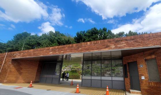 부산 수영구 남천동 옛 부산시장 관사인 도모헌 입구 모습. 연합뉴스