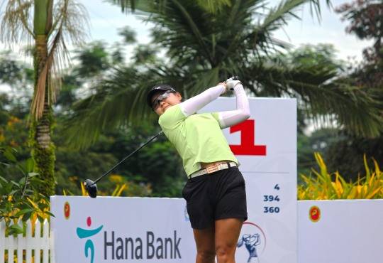 KLPGA 드림투어 인도네시아 여자오픈 1라운드에서 티샷하는 김소정. 사진[연합뉴스]