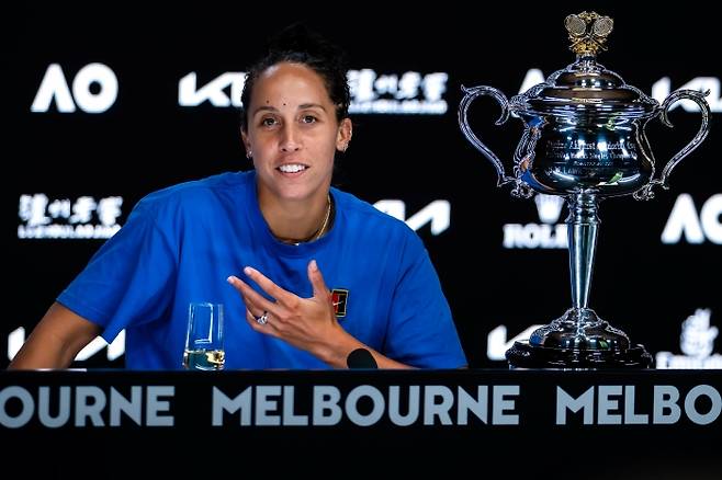 생애 첫 그랜드슬램 우승을 거둔 매디슨 키스가 공식 기자회견을 하고 있다(사진 GettyimagesKorea)