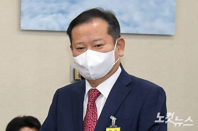 22일 서울 여의도 국회에서 열린 '윤석열 정부의 비상계엄 선포를 통한 내란 혐의 진상규명 국정조사 특별위원회' 1차 청문회에 이상민 전 행정안전부 장관이 출석하고 있다. 윤창원 기자