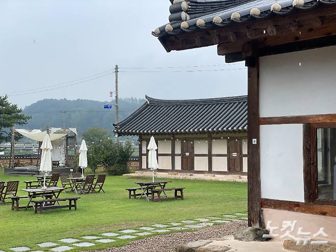 카페 화수헌(사진)을 운영한지 7년차, 원우 씨는 "지방 소멸을 체감한다"고 말했다. 문경=최보금 기자