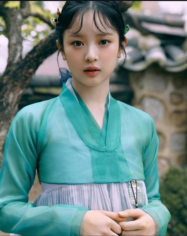 2023년 뉴진스 한복 화보. 어도어 제공