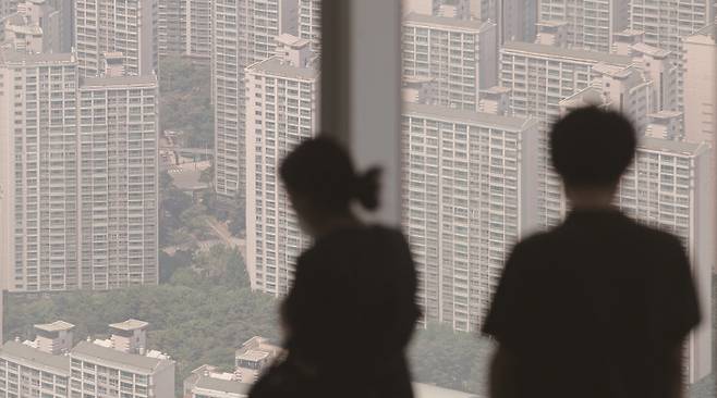 무너지는 계층사다리를 회복할 대책 마련이 시급하다.[사진｜뉴시스]