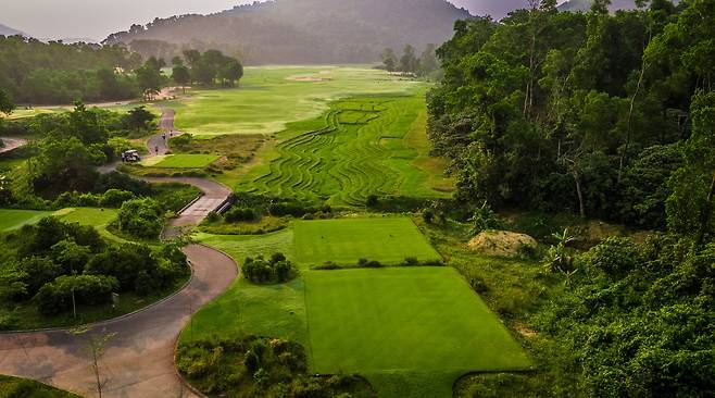 베트남 후에 소재 라구나 랑코 골프 코스 전경.