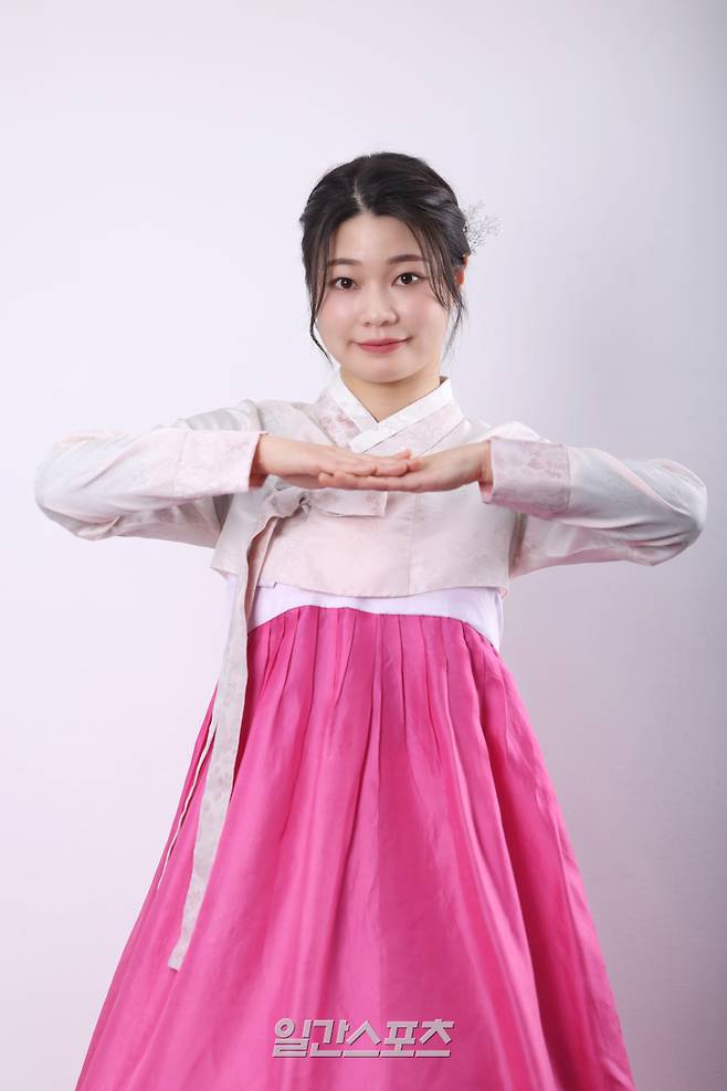 배우 정하담이 20일 오후 서울 중구 순화동 KG타워에서 진행된 일간스포츠와의 인터뷰에 앞서 포즈를 취하고 있다. 서병수 기자 qudtn@edaily.co.kr /2025.01.20/