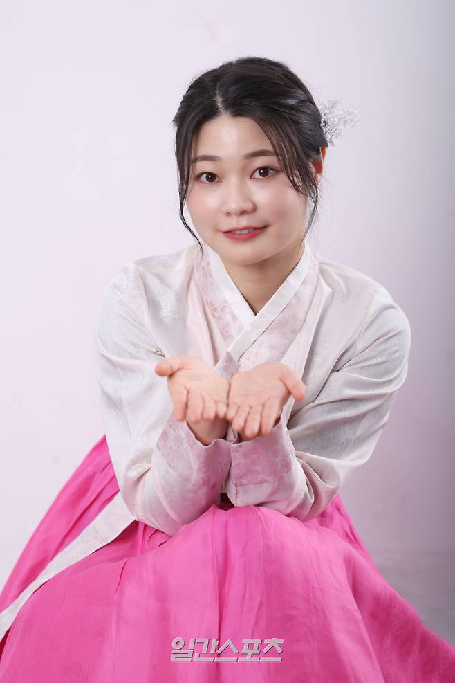 배우 정하담이 20일 오후 서울 중구 순화동 KG타워에서 진행된 일간스포츠와의 인터뷰에 앞서 포즈를 취하고 있다. 서병수 기자 qudtn@edaily.co.kr /2025.01.20/