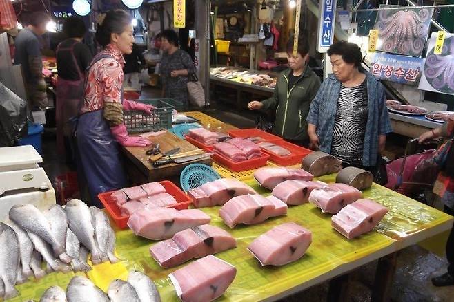 1000020243.jpg 경상도 제사음식 상어고기(돔배기)