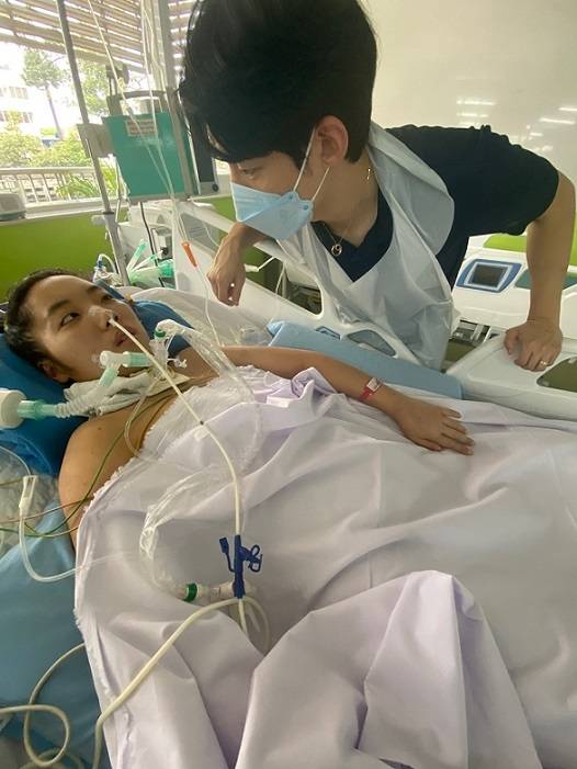 Kim regains consciousness after a three-week coma but can’t recognize her husband (Courtesy of Kim)