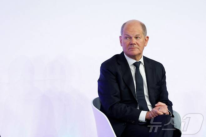 올라프 숄츠 독일 총리가 19일(현지시간) 프랑크푸르트에서 열린 아우슈비츠 해방 80주년 행사에 참석하고 있다. 2024.01.19 ⓒ 로이터=뉴스1 ⓒ News1 정지윤 기자