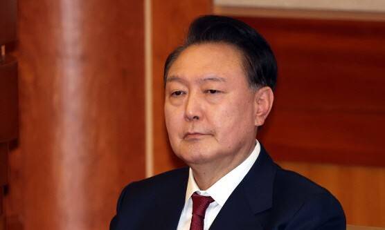 윤석열 대통령이 23일 서울 종로구 헌법재판소에서 열린 탄핵심판 4차 변론에 출석해 있다. 사진공동취재단