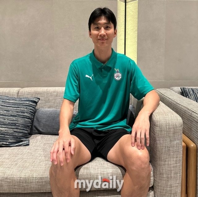 태국 방콕에 차려진 대전 하나시티즌 캠프에서 인터뷰를 진행한 임종은./방콕(태국)=노찬혁 기자