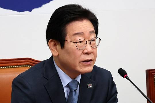 이재명 더불어민주당 대표가 22일 오전 서울 여의도 국회에서 열린 최고위원회의에서 발언하고 있다. 사진=뉴시스