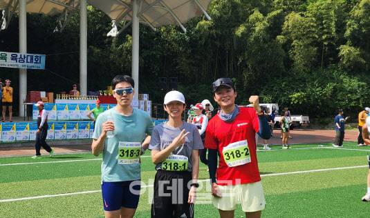 동료들과 함께 대회에 참가한 차봉근 경정 (사진=본인 제강)