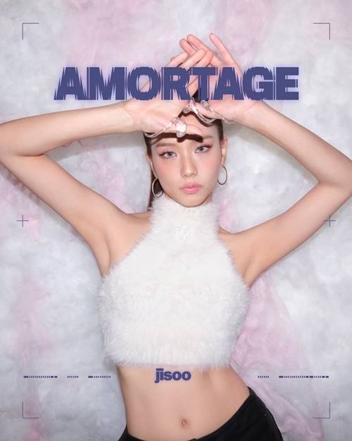 지수(JISOO)가 ‘AMORTAGE’의 압도적인 아우라를 예고했다. 사진 = 블리수(BLISSOO)