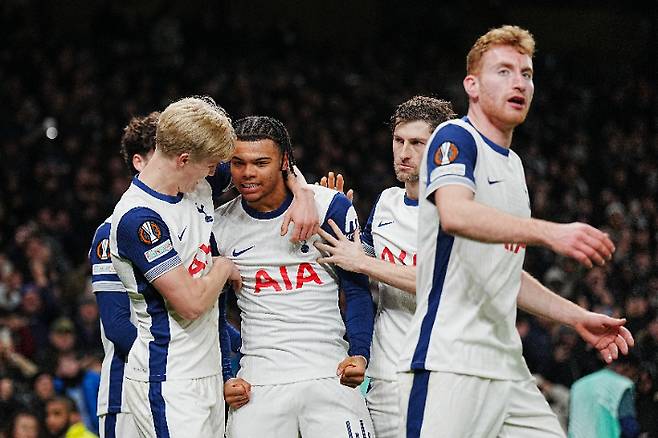 토트넘 UEL 16강 직행. 연합뉴스