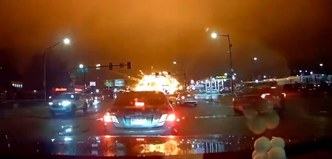 미국 필라델피아 인근에 소형 항공기가 추락하면서 다수의 사상자가 발생했다. (x.com 계정)