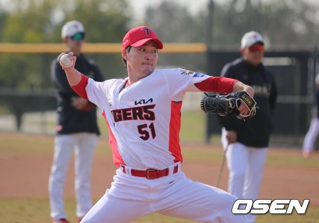 어반이 캠프에서 불펜투구를 하고 있는 KIA 전상현./KIA 타이거즈 제공