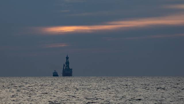 ▲ 지난해 12월 30일 오전 경북 포항시 앞바다에 위치한 대왕고래 유망구조에서 웨스트 카펠라호가 탐사 시추 작업을 하고 있다. 연합뉴스