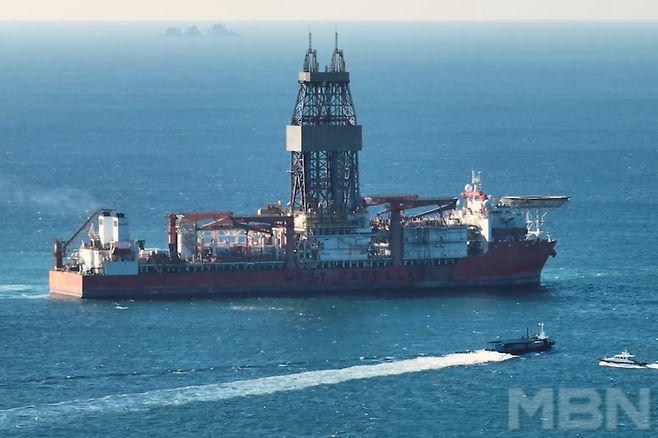 동해 '대왕고래' 프로젝트 시추선. / 사진 = MBN