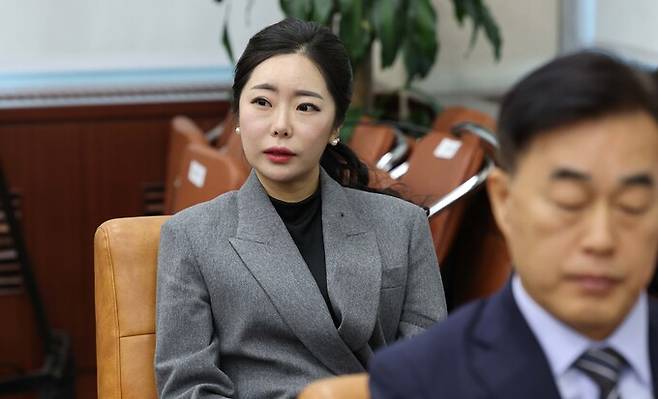 무속인 '비단아씨' 이선진씨.
