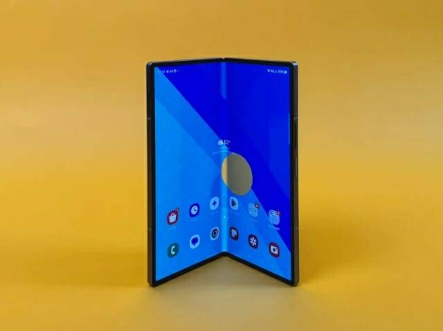 사진은 삼성 갤럭시Z폴드 6의 모습 (사진=씨넷)
